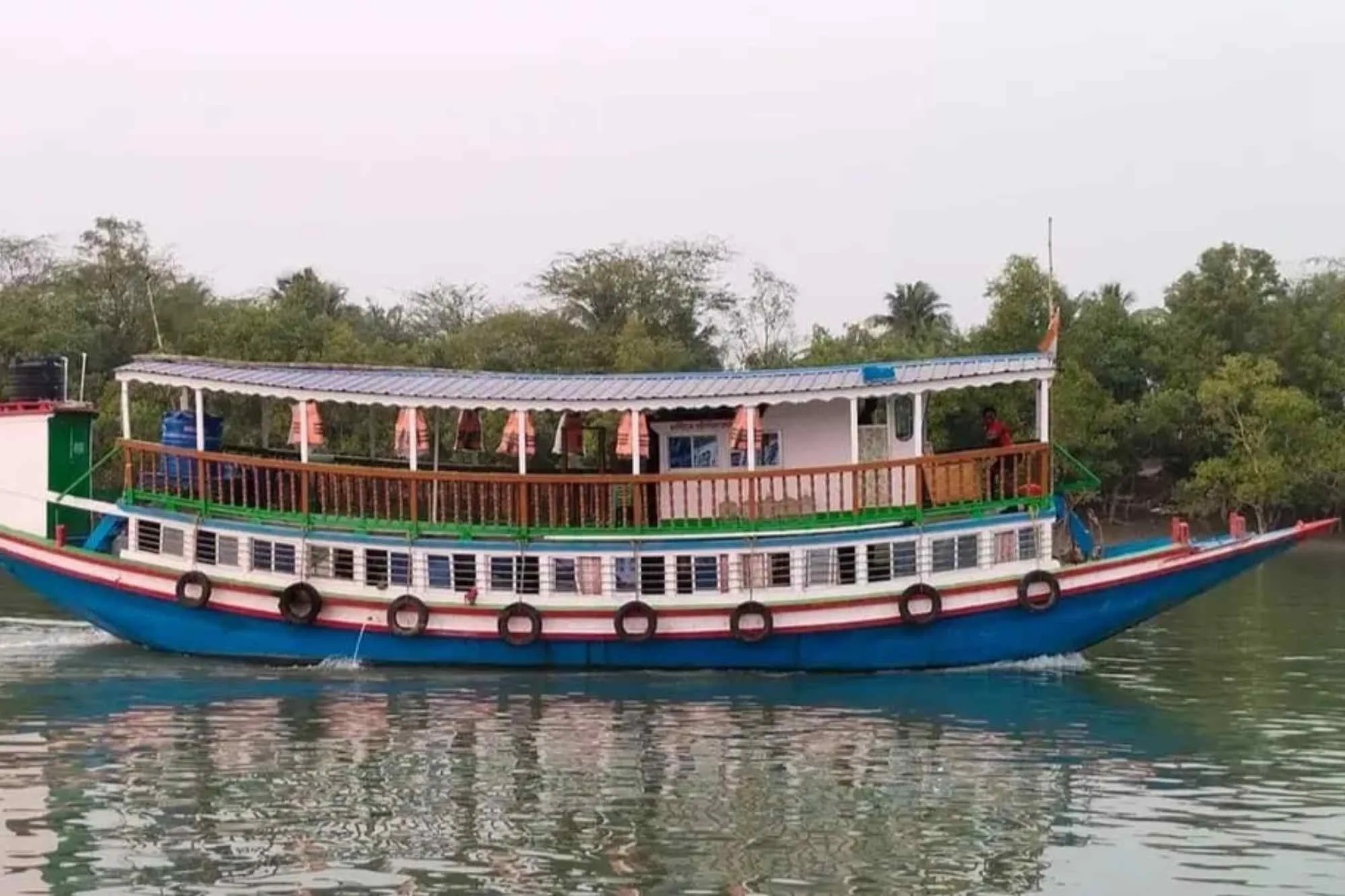 Sundarban Mondal Travels boat rafting in Sundarban river. sundarban tour package from canning