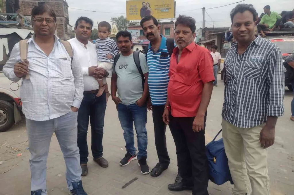 Sundarban Mondal Travels tourists.