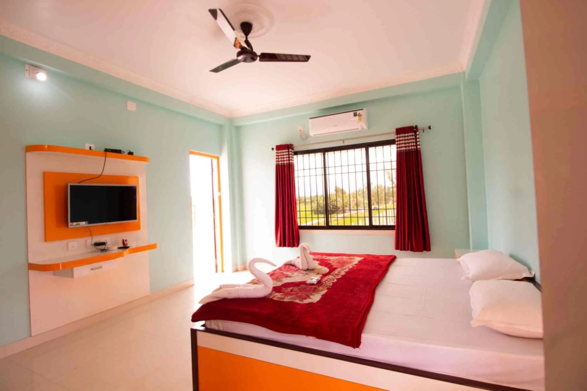 vip hotel in sundarban with sundarban mondal travels single bed room