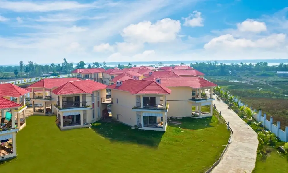 Larica Inn Sundarban luxury resort with landscaped grounds